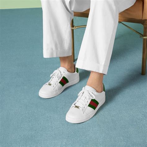 gucci men's white sneakers 9000